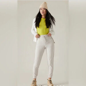 Athleta Headlands Hybrid Trek Jogger in Birch Gray